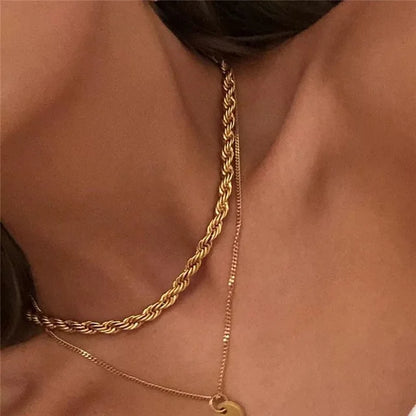 Minimalistische Basis Gouden Kleur Gedraaide Ketting